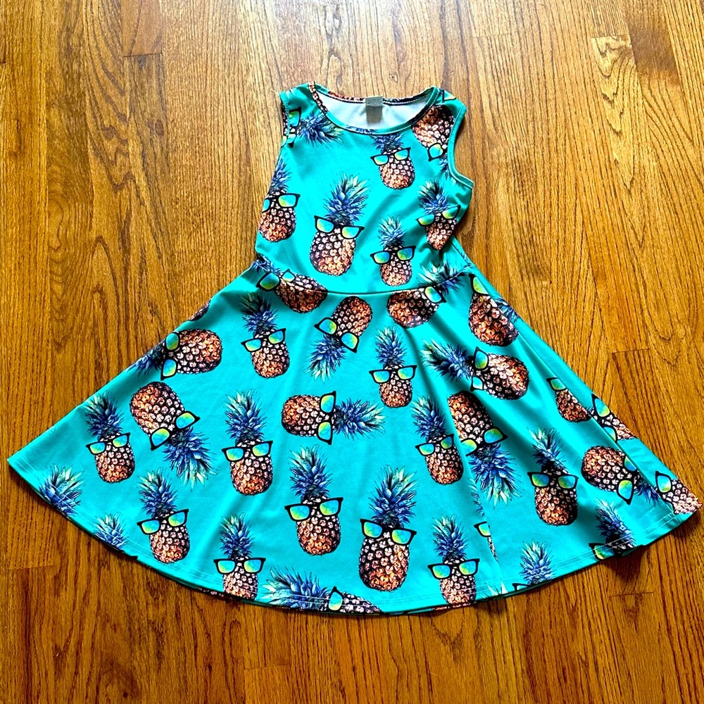 🕶️😎Girls Dress, sleeveless, size Large😎🕶️